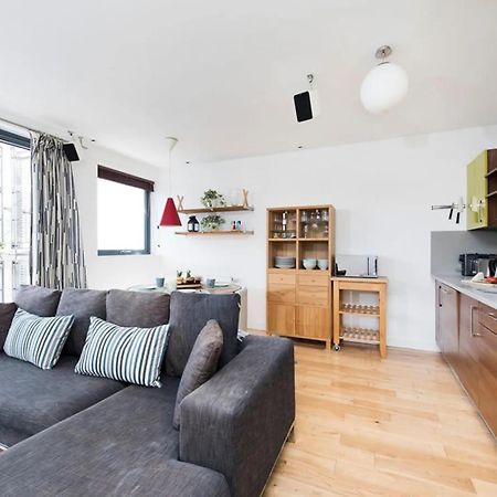 Modern 2 Bed Apartment W Balcony In Лондон Экстерьер фото