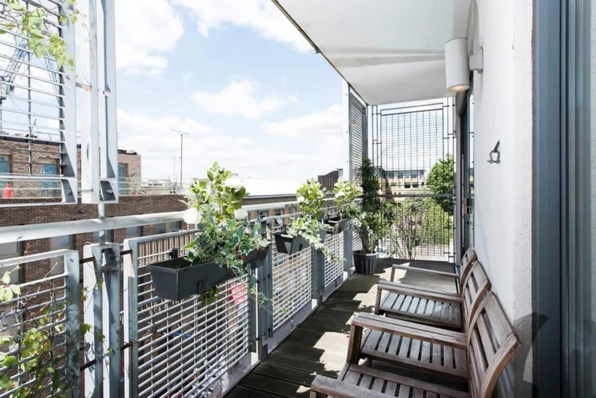 Modern 2 Bed Apartment W Balcony In Лондон Экстерьер фото