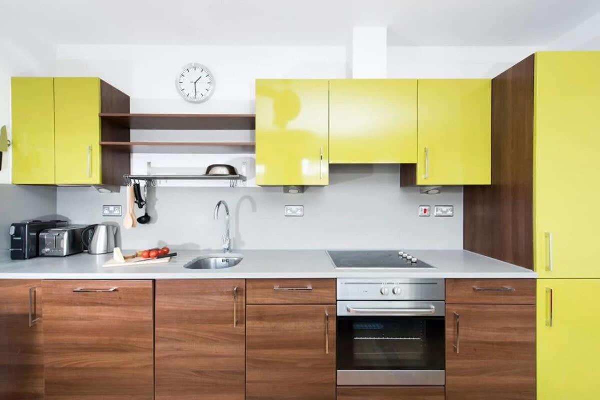 Modern 2 Bed Apartment W Balcony In Лондон Экстерьер фото